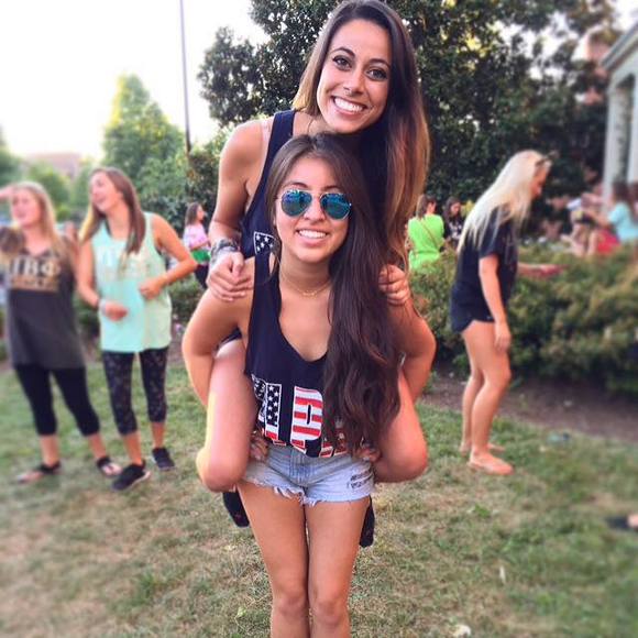 Meet your Posher, Brooke