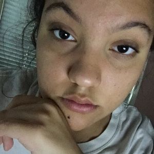 Meet your Posher, Maya