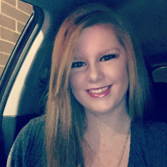 Meet your Posher, Whitney - Picture 1 of 1