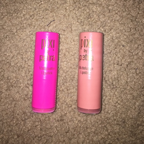 NEVER OPENED Pixie matte lustre lippies