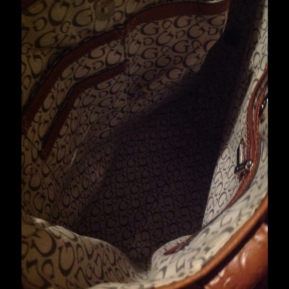 Guess 100% handbag very good condition - Picture 3 of 3