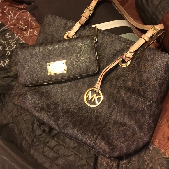 Original Michael Kors purse & wallet