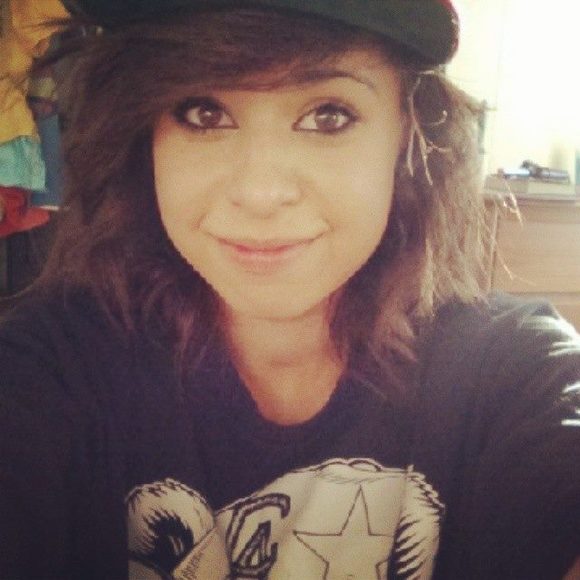 Meet your Posher, Andrea - Picture 1 of 1