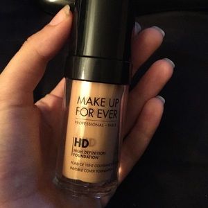 Nwot makeup forever foundation