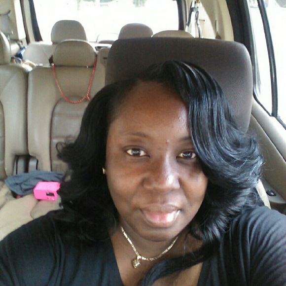 Meet your Posher, Adrienne