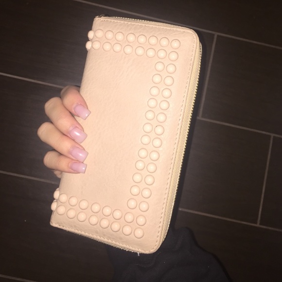 nude wallet/clutch