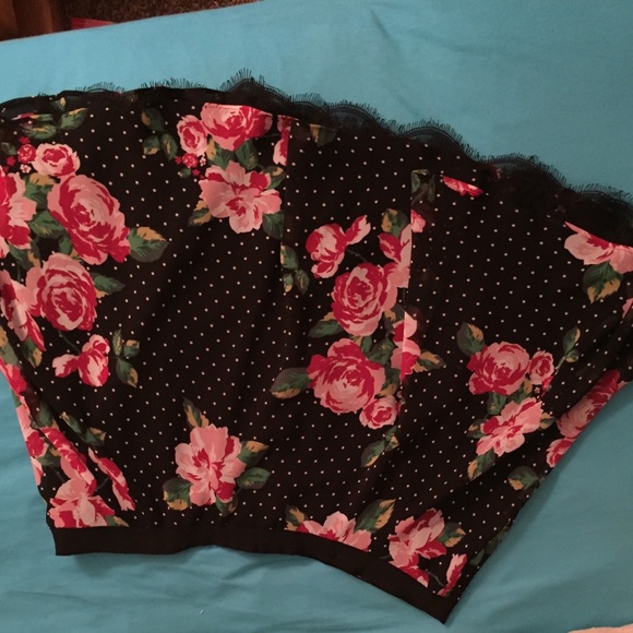 Floral Skirt ❤️💋🌹 - Picture 2 of 4