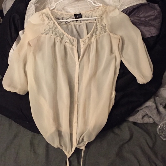 Sheer button up blouse with laced chest - Picture 3 of 4