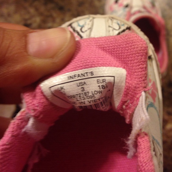 Shoes - Picture 4 of 4