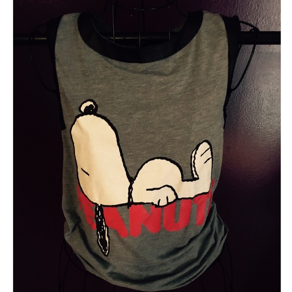 🌻🌻 SnOoPy ShIrT🌻🌻