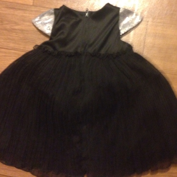Baby dress - Picture 2 of 3