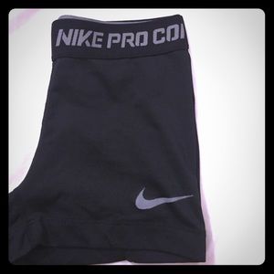 Nike pro 2.5 in compression shorts spandex