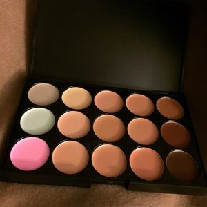 Concealer highlight and contour kit