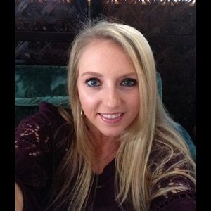 Meet your Posher, Laurel