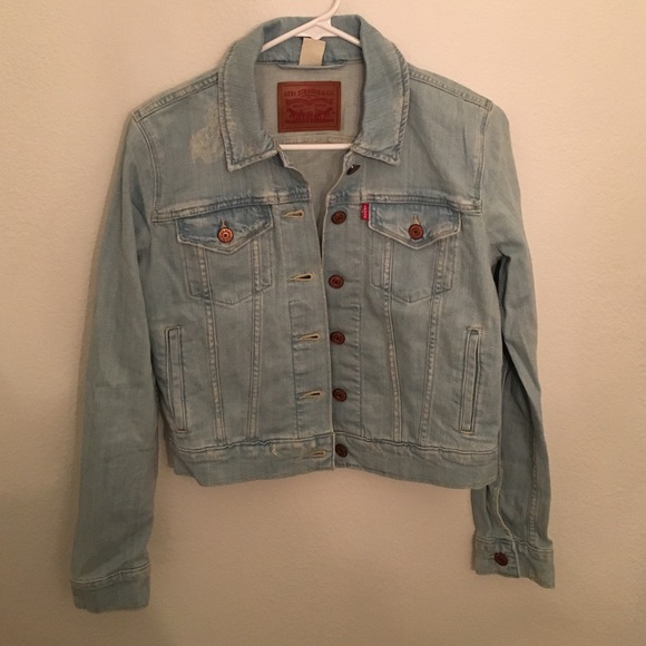 Levis light wash denim jacket