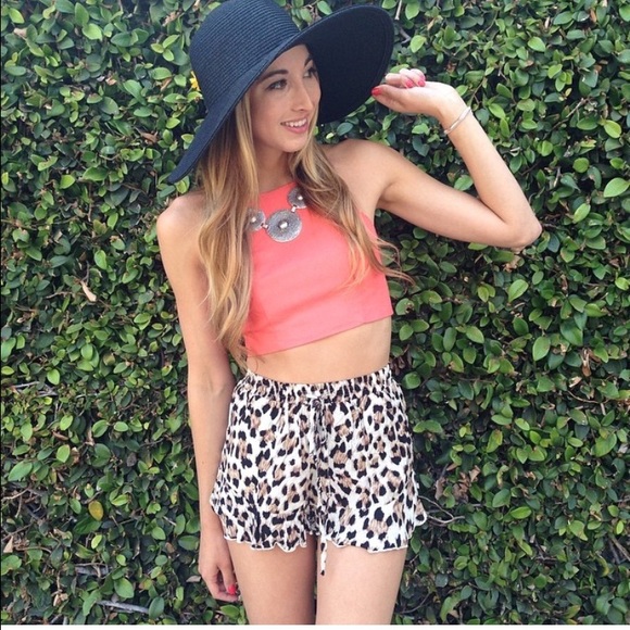 LF tropical print soft shorts - Picture 2 of 4