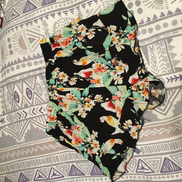 LF tropical print soft shorts - Picture 4 of 4