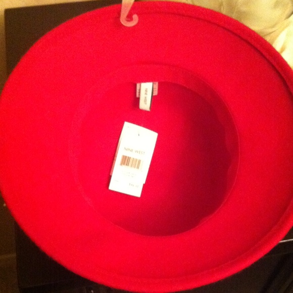 🎉HP2X🎉 Nine West Red Wool Hat - Picture 4 of 4