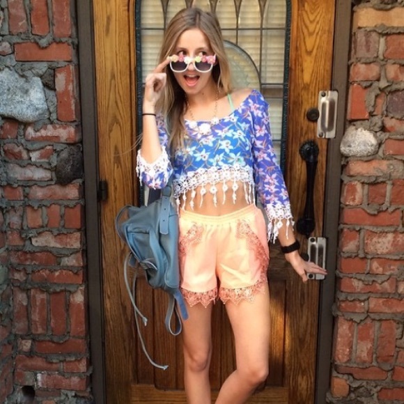 LF black lace tulip soft short - Picture 2 of 4