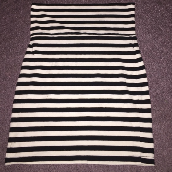 pencil skirt black & white