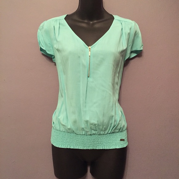 🛍 Guess Mint Green Top 🛍