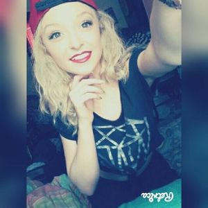 Meet your Posher, Mallory