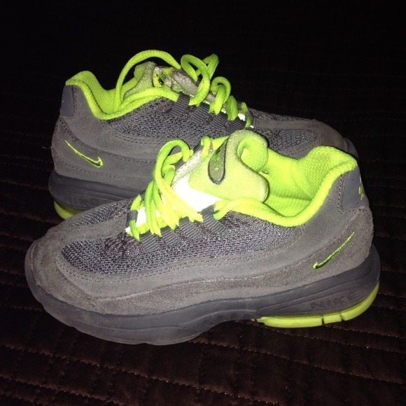 Child Air Max size 10 - Picture 3 of 4