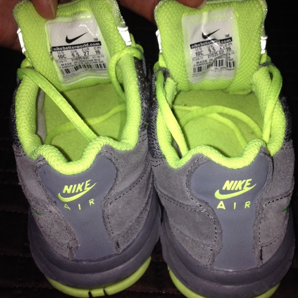 Child Air Max size 10 - Picture 4 of 4