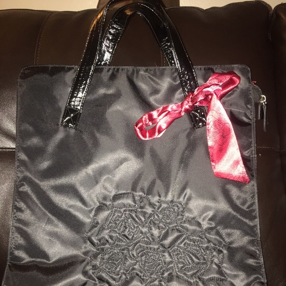 Nice carrying bag
