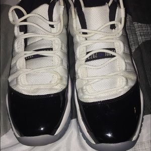 Air Jordan Concord 11's low top