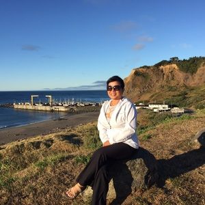 Meet your Posher, Holly