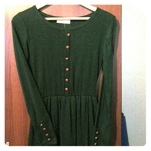 NWT midi sweater dress in hunter green.