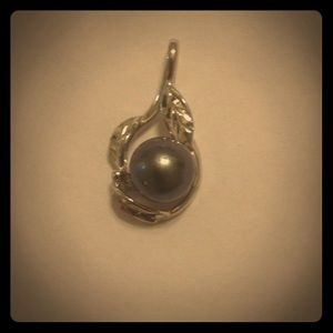 Black Pearl Pendant