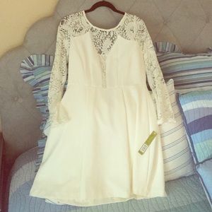 Gianni Bini white lace dress- *Never been worn!