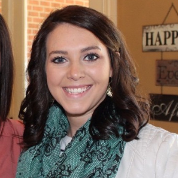 Meet your Posher, Lauren