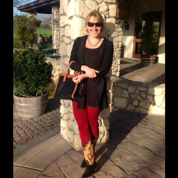 Meet your Posher, Angee - Picture 1 of 1