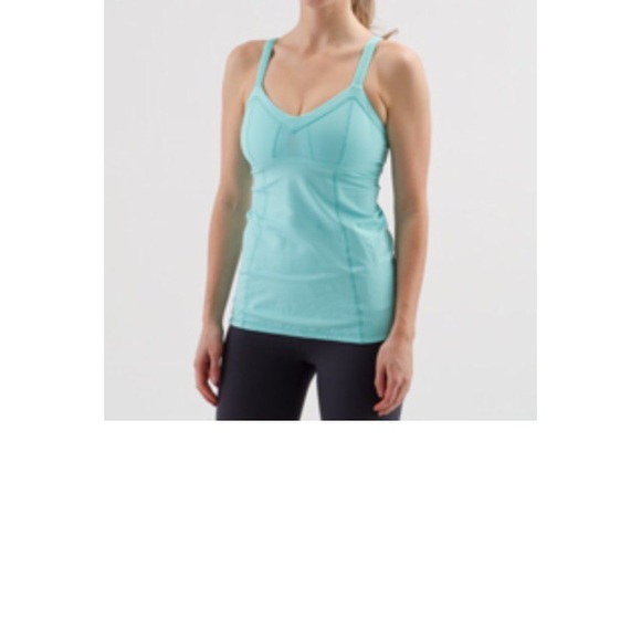 Lululemon Speed Up Tank in Aruba