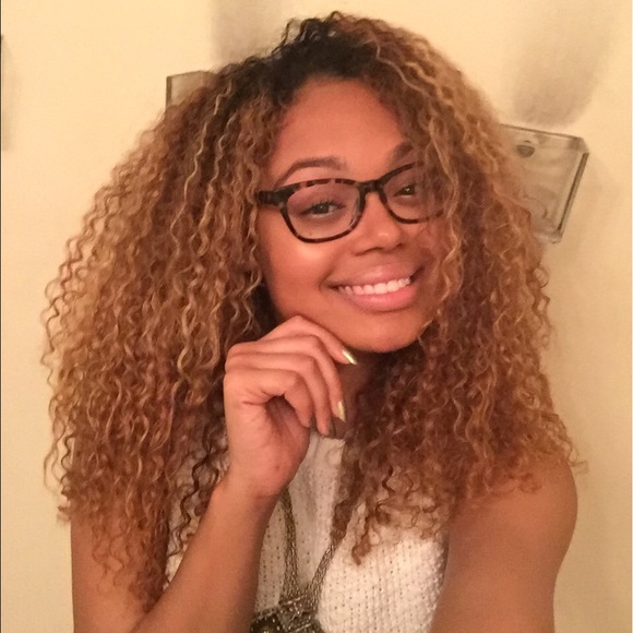 Meet your Posher, Alexandra - Picture 1 of 1