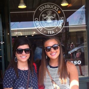 Meet your Posher, Caroline