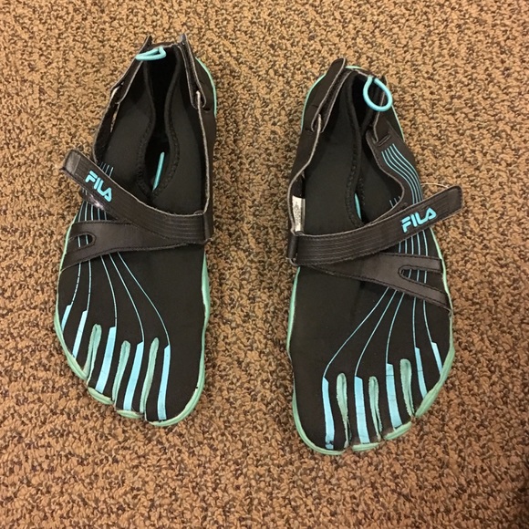 FILA SKELETOE'S LIGHT BLUE AND BLACK