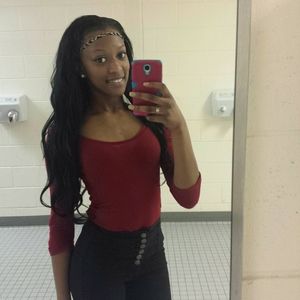 Meet your Posher, Davina