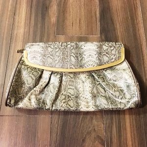 ✨SALE✨Faux Snake Skin Champagne Clutch
