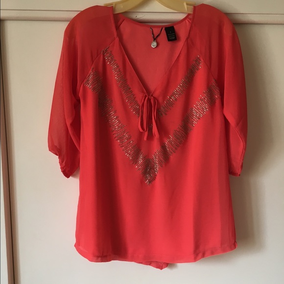 BKE beautiful top. Perfect condition