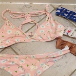 💧NEW YEAR SALE💧Frankie's bikinis flower set