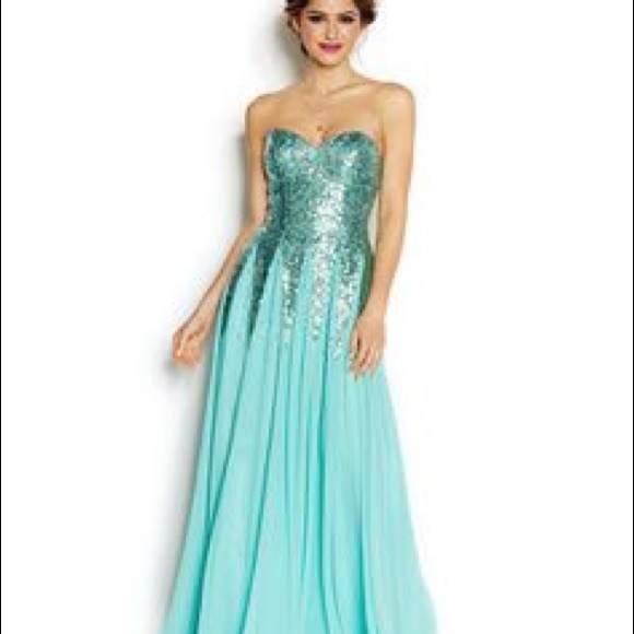 Sea foam prom dress/ gown 💙