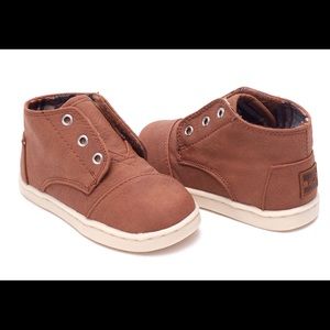 Chestnut Synthetic Leather Tiny Toms Paseo Mids