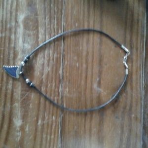 Mood necklace, shaped as a sharktooth