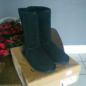 Brand new black uggs
