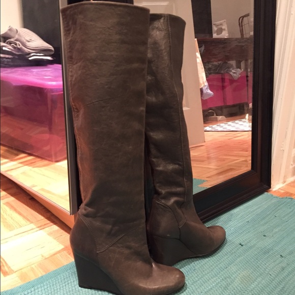 SOLD New Stuart Weitzman grey wedge boot size 5 - Picture 1 of 4