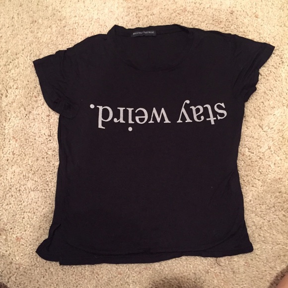 "Stay weird" crop shirt